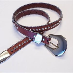 B-low the belt brown Barcelona